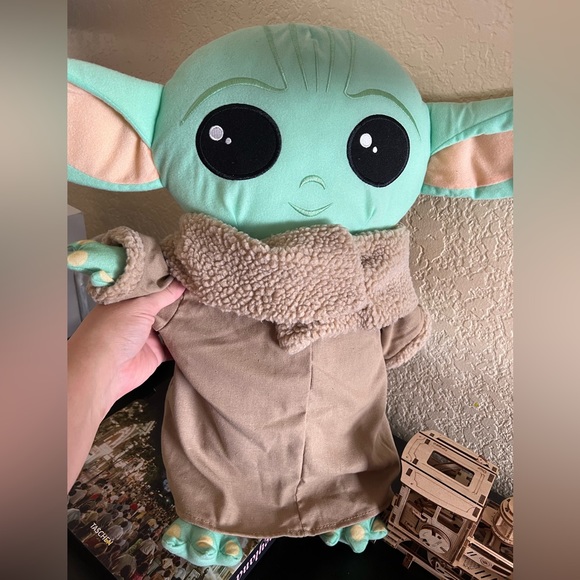 Star Wars The Mandalorian The Child Plush - Picture 4 of 4